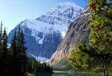 开云体育在线-魔幻昨夜！掘金铁蹄踏碎国足草坪裁判哨声引爆世纪争议