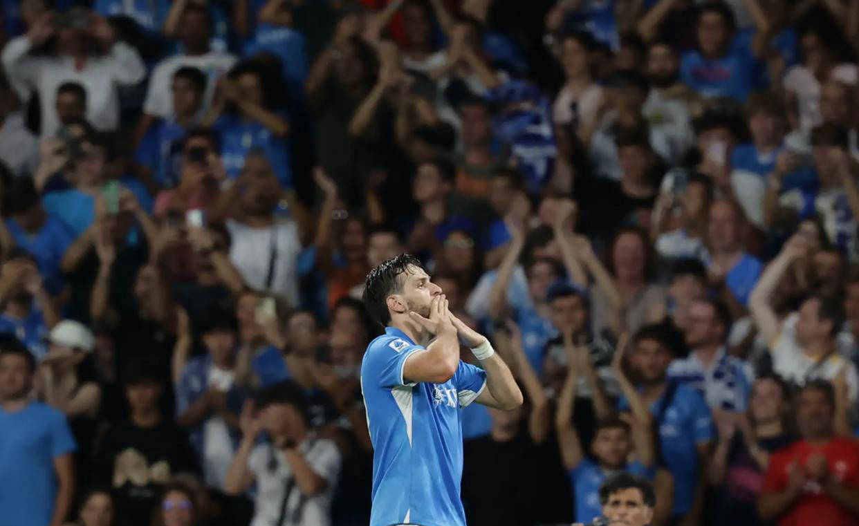 包含热刺战平那不勒斯，C罗乌龙送礼亚洲杯的词条