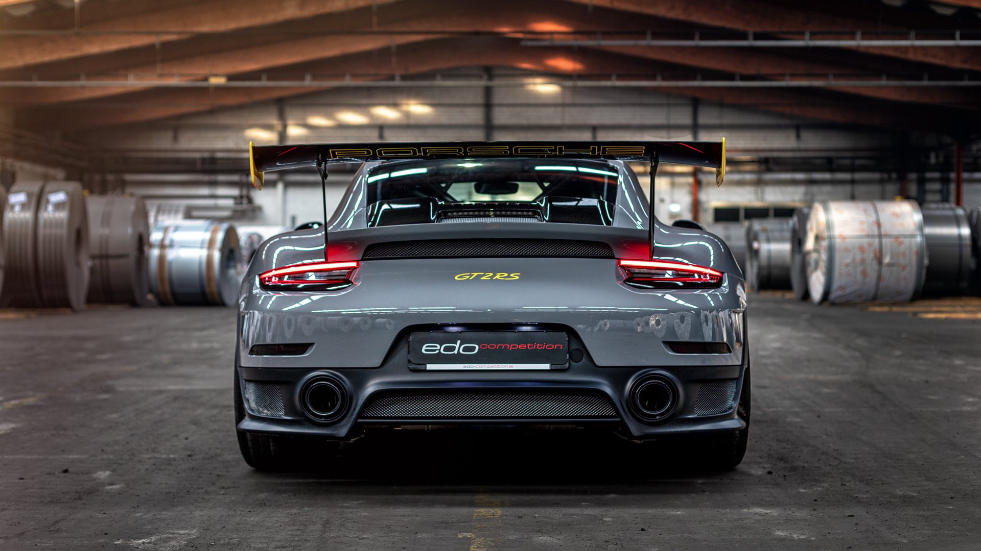 谁在操盘？莱万的幽灵助攻如何令曼城在隐形战场淘汰曼联